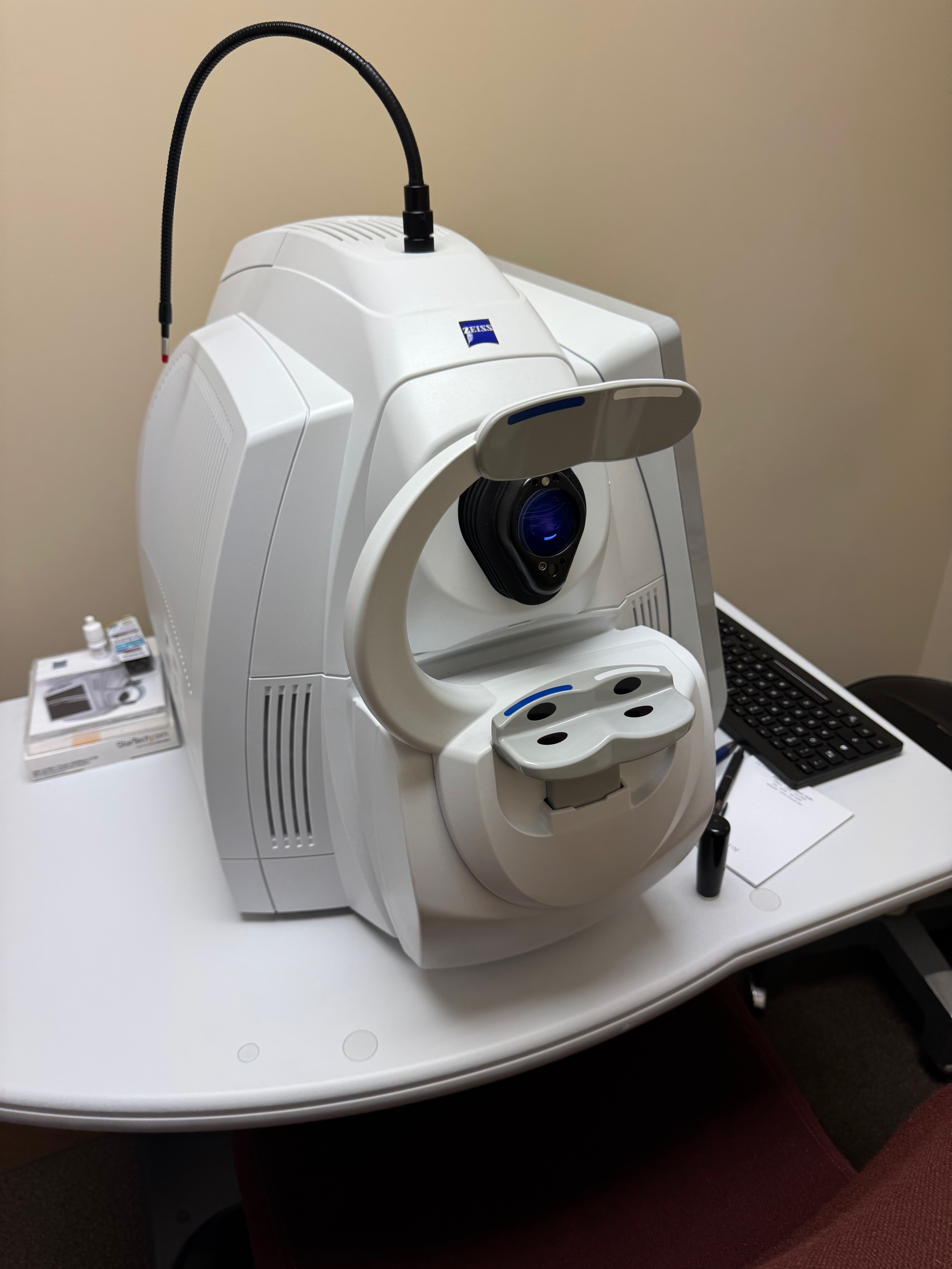 Zeiss OCT retinal imaging device